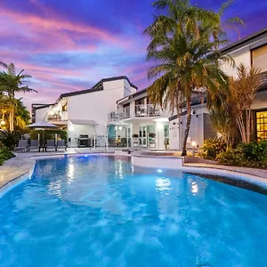 Boutique & Elkhorn Aparthotel Noosa Heads