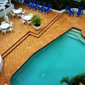 Aparthotel Santorini By The Sea, Gold Coast